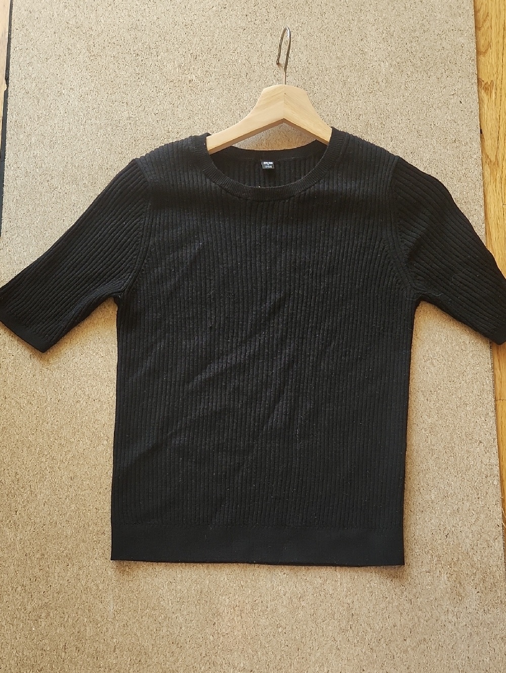 Uniqlo Black Ribbed Crewneck Short-Sleeve Sweater